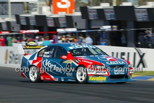 Bathurst 1000, 2004 -  Photographer Marshall Cass - Code 04-MC-B04-470