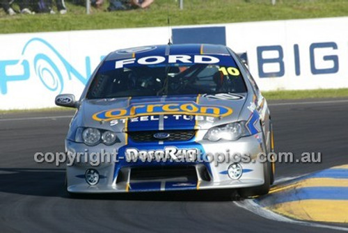 Bathurst 1000, 2004 -  Photographer Marshall Cass - Code 04-MC-B04-512
