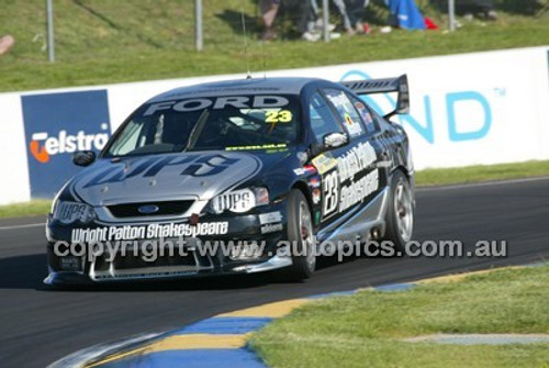 Bathurst 1000, 2004 -  Photographer Marshall Cass - Code 04-MC-B04-517