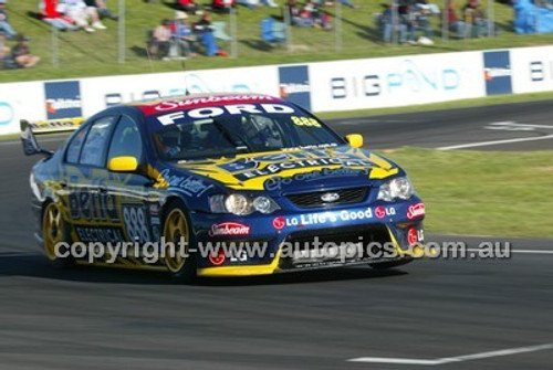 Bathurst 1000, 2004 -  Photographer Marshall Cass - Code 04-MC-B04-527