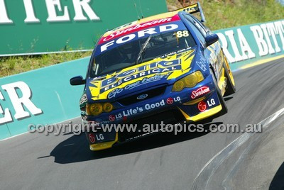 Bathurst 1000, 2004 -  Photographer Marshall Cass - Code 04-MC-B04-641