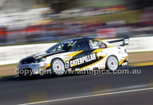 Bathurst 1000, 2004 -  Photographer Marshall Cass - Code 04-MC-B04-940