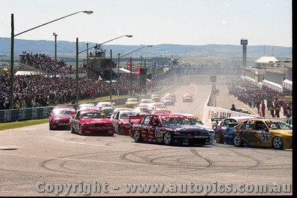 Bathurst FIA 1000 15th November 1999 - Photographer Marshall Cass - Code MC-B99-445