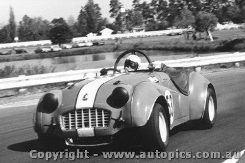 70427  -  Bob Cox - Triumph TR3  -  Warwick Farm 1970