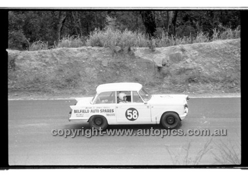 D. Thompson Herald Datsun - Amaroo Park 13th September 1970 - 70-AM13970-027