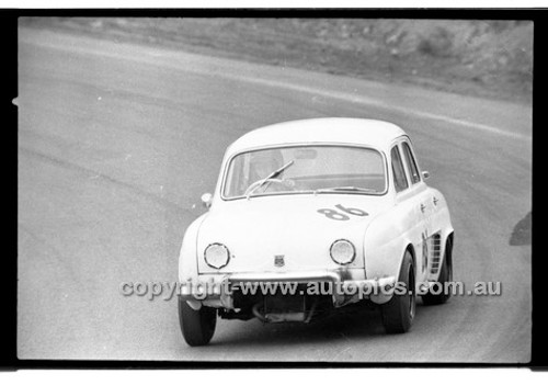Allan Johns Renault - Amaroo Park 13th September 1970 - 70-AM13970-124