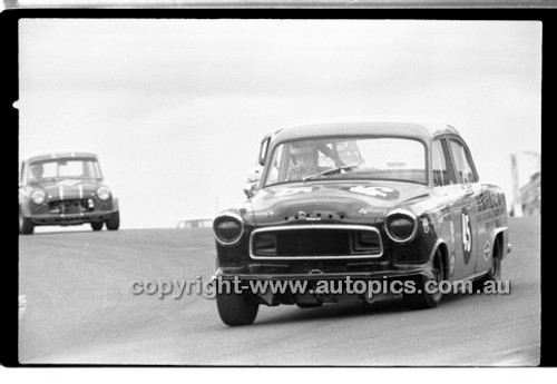 Chris Strode Holden - Amaroo Park 13th September 1970 - 70-AM13970-196