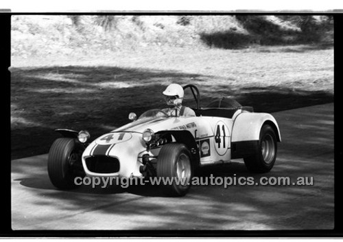 K. Murray Lotus Super 7 - Amaroo Park 31th May 1970 - 70-AM31570-092