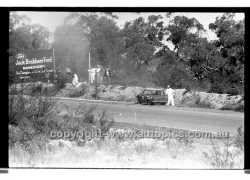 R. Johnson Datsun 1000 - Amaroo Park 31th May 1970 - 70-AM31570-121