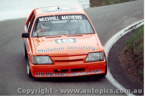 86716  -  Mulvihill / Mathews    Bathurst 1986  Commodore VK