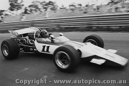 70603  -  Ron Grable  -  McLaren M10A Chev V8  Warwick Farm  1970 - Photographer David Blanch