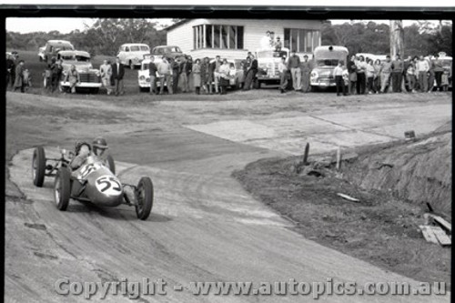 Hepburn Springs - All images from 1960 - Photographer Peter D'Abbs - Code HS60-62