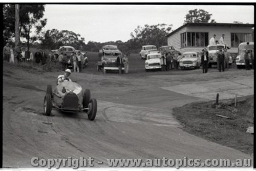 Hepburn Springs - All images from 1960 - Photographer Peter D'Abbs - Code HS60-73