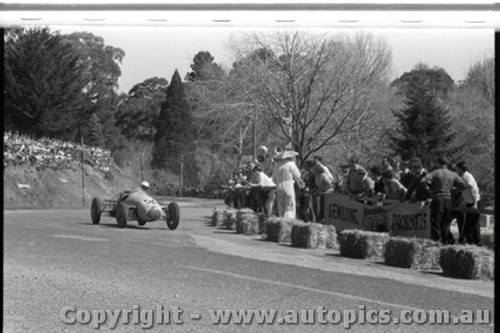 Hepburn Springs - All images from 1960 - Photographer Peter D'Abbs - Code HS60-115