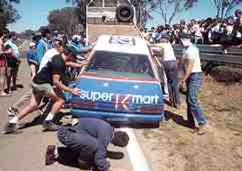 85716  - Grice / Cullen -  Holden Commodore VK  Bathurst  1985