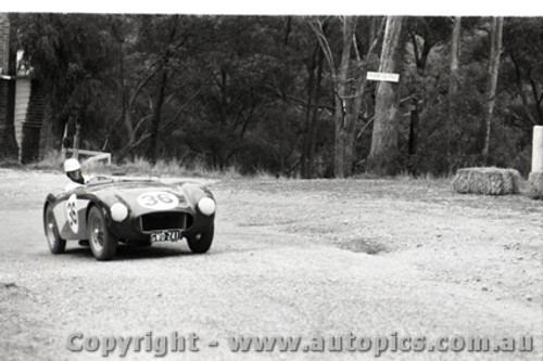 Hepburn Springs Hill Climb 1959 - Photographer Peter D'Abbs - Code 599086