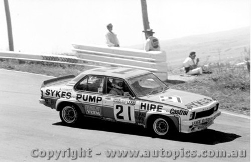 75729 - Slako / Wilkinson Torana SLR 5000 Bathurst 1975