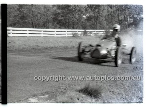 Rob Roy HillClimb 1st June 1958 - Photographer Peter D'Abbs - Code RR1658-036