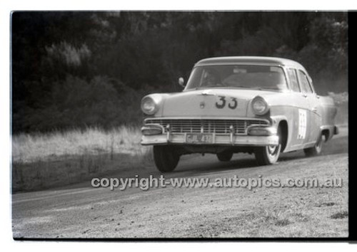 Rob Roy HillClimb 1st June 1958 - Photographer Peter D'Abbs - Code RR1658-055