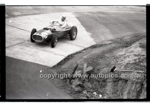 Rob Roy HillClimb 1st June 1958 - Photographer Peter D'Abbs - Code RR1658-063