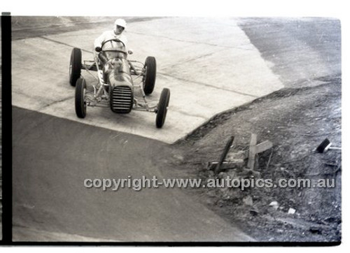 Rob Roy HillClimb 1st June 1958 - Photographer Peter D'Abbs - Code RR1658-066