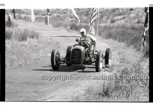 Rob Roy HillClimb 2nd February 1958 - Photographer Peter D'Abbs - Code RR1658-095