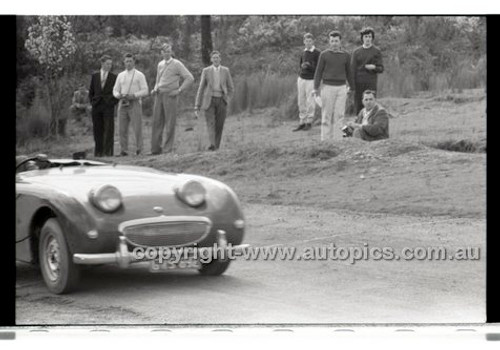 Rob Roy HillClimb 28th September 1958 - Photographer Peter D'Abbs - Code RR1658-204