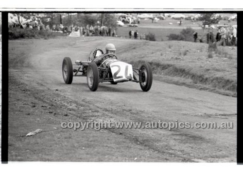 Rob Roy HillClimb 28th September 1958 - Photographer Peter D'Abbs - Code RR1658-212