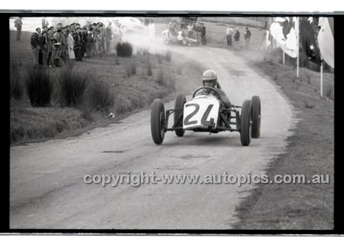 Rob Roy HillClimb 28th September 1958 - Photographer Peter D'Abbs - Code RR1658-218