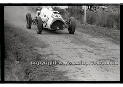 Rob Roy HillClimb 28th September 1958 - Photographer Peter D'Abbs - Code RR1658-240