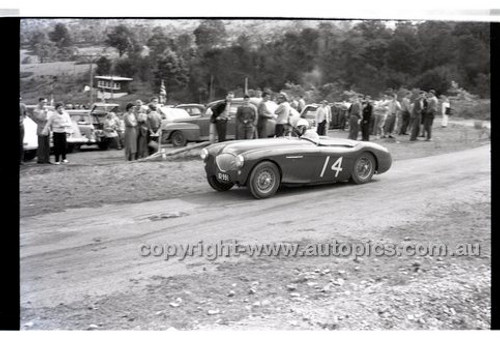 Rob Roy HillClimb 28th September 1958 - Photographer Peter D'Abbs - Code RR1658-243