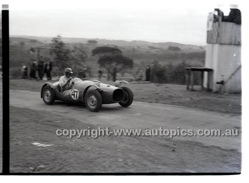 Rob Roy HillClimb 28th September 1958 - Photographer Peter D'Abbs - Code RR1658-248