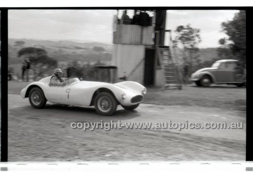 Rob Roy HillClimb 28th September 1958 - Photographer Peter D'Abbs - Code RR1658-251