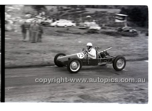 Templestowe HillClimb 7th September 1958 - Photographer Peter D'Abbs - Code 58-T7958-030