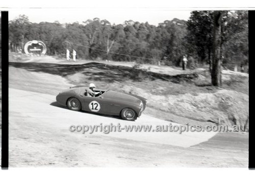 Templestowe HillClimb 7th September 1958 - Photographer Peter D'Abbs - Code 58-T7958-045