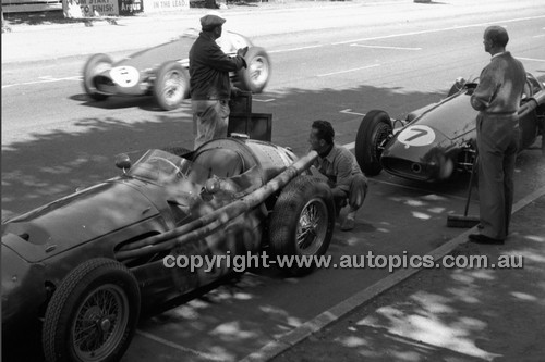 Albert Park 1956 - Photographer Peter D'Abbs - Code 56-AP-045