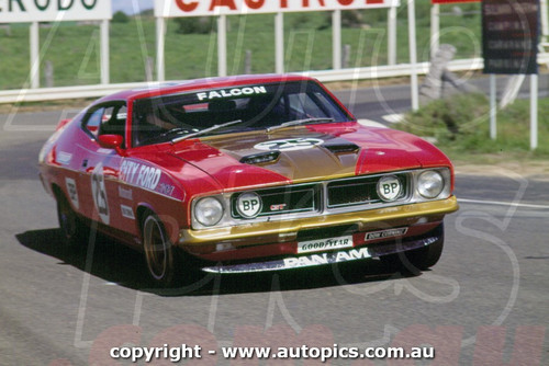 75736 - Allan Moffat, Ford Falcon, Hardie-Ferodo 1000, Bathurst, 1975
