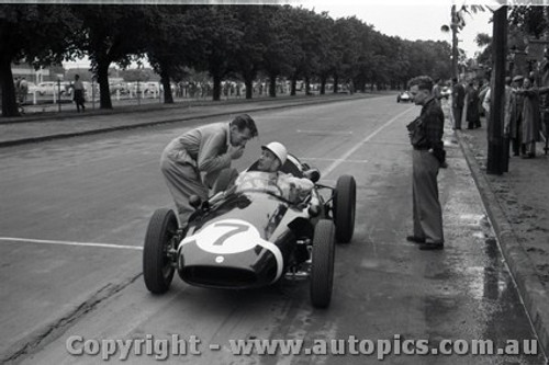 Melbourne Grand Prix 30th November 1958  Albert Park - Photographer Peter D'Abbs - Code AP58-181