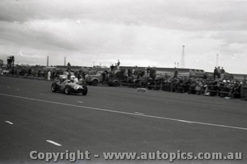 All of 1958 Fishermans Bend - Photographer Peter D'Abbs - Code FB1958-29