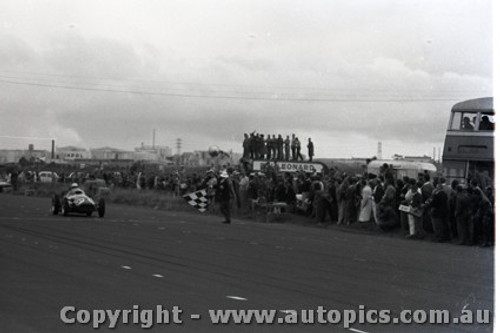 All of 1958 Fishermans Bend - Photographer Peter D'Abbs - Code FB1958-108