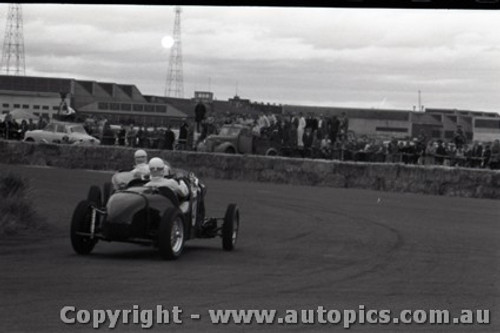 All of 1958 Fishermans Bend - Photographer Peter D'Abbs - Code FB1958-218