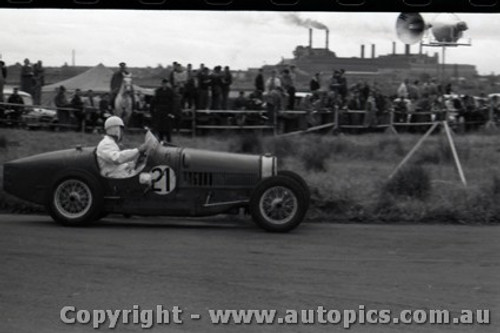 All of 1958 Fishermans Bend - Photographer Peter D'Abbs - Code FB1958-219