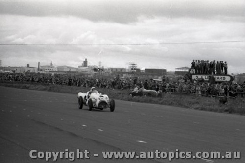 All of 1958 Fishermans Bend - Photographer Peter D'Abbs - Code FB1958-309