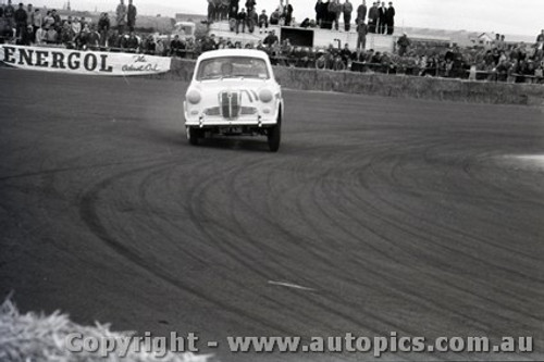 All of 1958 Fishermans Bend - Photographer Peter D'Abbs - Code FB1958-365