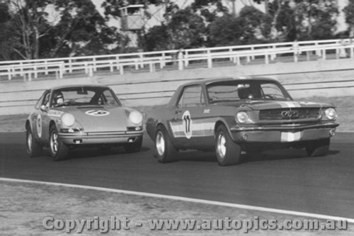 68046 - B. Thomson Ford Mustang /  A. Hamilton Porsche 911 - Warwick Farm 1968