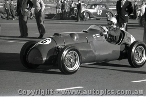 Fishermans Bend 16th June 1957 - Photographer Peter D'Abbs - Code FB16657-3