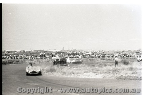 Fishermans Bend Febuary 1959 -  Photographer Peter D'Abbs - Code FB0259-71