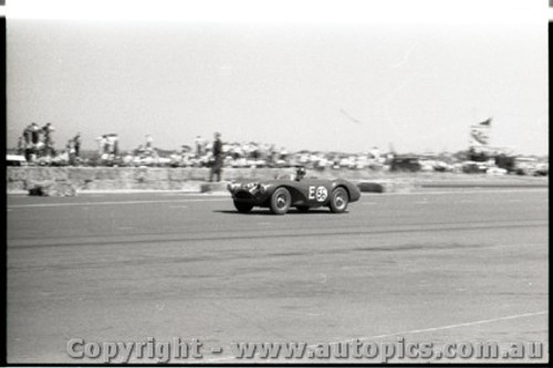 Fishermans Bend Febuary 1959 -  Photographer Peter D'Abbs - Code FB0259-86