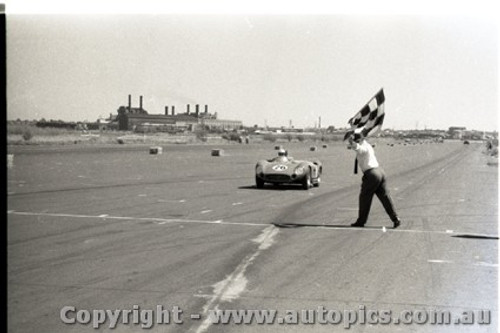 Fishermans Bend Febuary 1959 -  Photographer Peter D'Abbs - Code FB0259-89