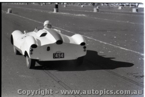 Fishermans Bend  - May1959 -  Photographer Peter D'Abbs - Code FB0559-6